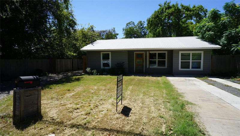 407 Capitol Dr — exterior