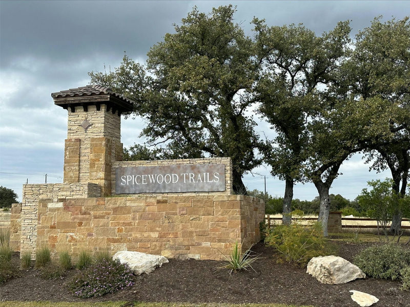 409 Spicewood Trails Dr — exterior