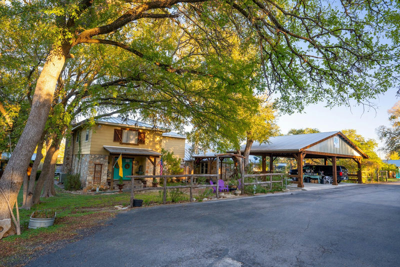12737 Silver Creek Rd — exterior