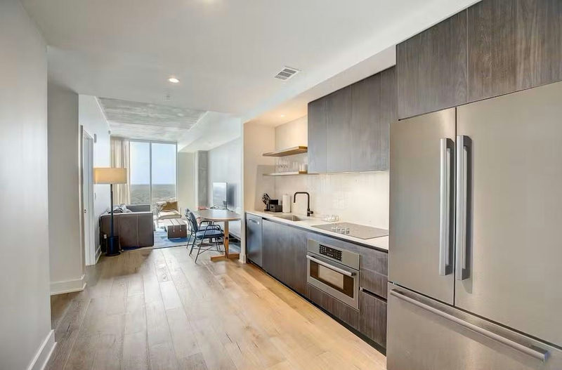 48 East Ave #2206