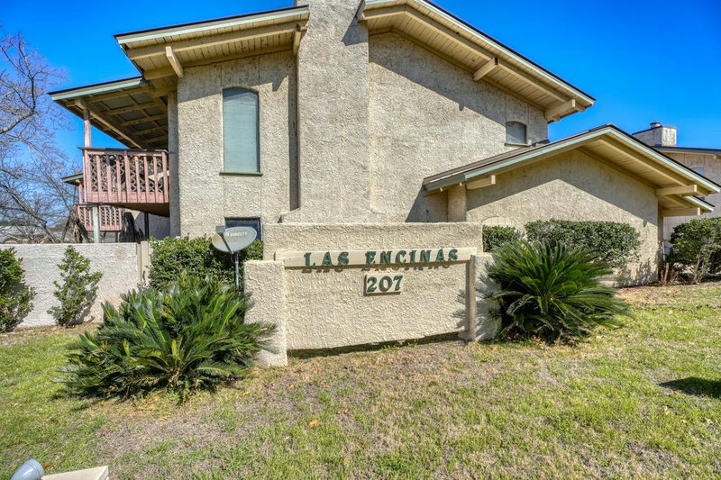 207 N Hi Circle N St N #105 A&B — exterior