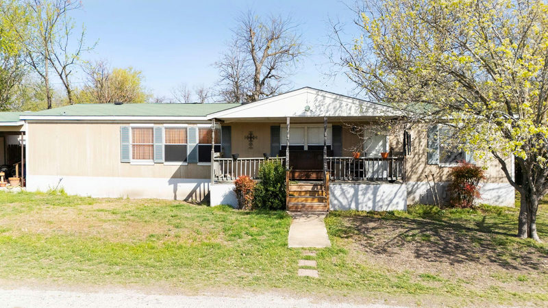 209 E Sheldon Ave — exterior