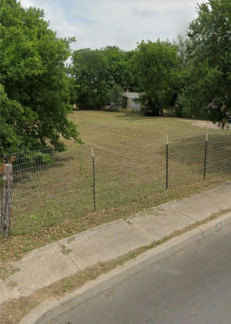 709 Uhland Rd — exterior