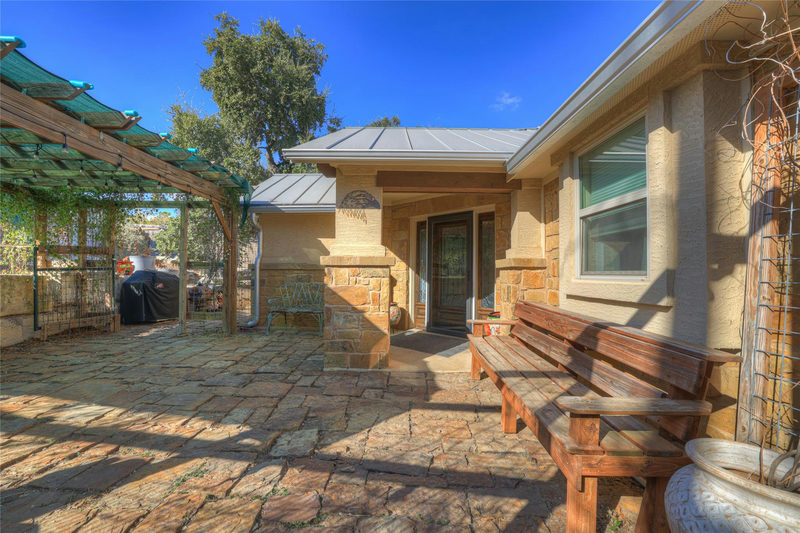 1802 Cattail Dr — exterior