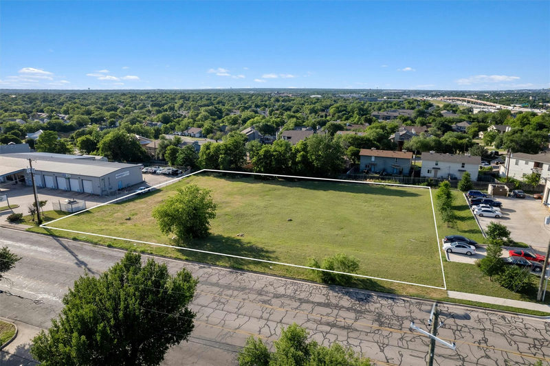330 Old West Dr — exterior