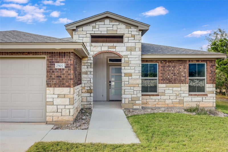 2502 Truman Dr — exterior