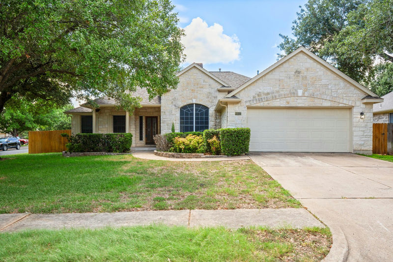 8901 LA SIESTA Ct — exterior