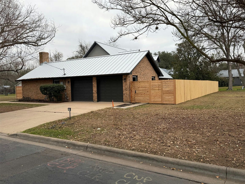 503 Elm St — exterior