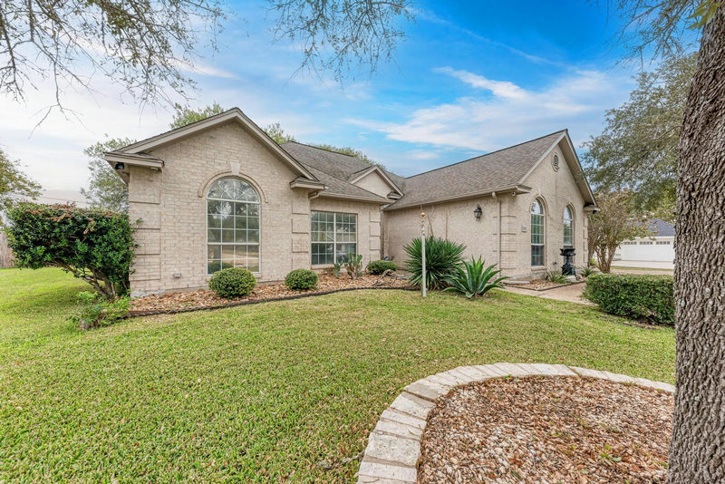 1610 Meadow Ln — exterior