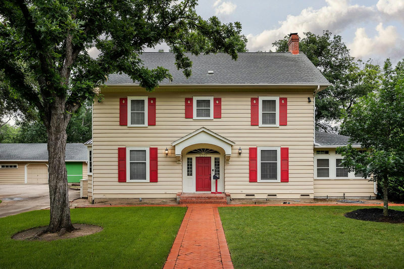 3201 West Ave — exterior