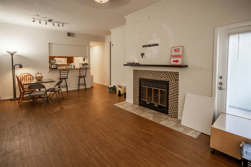 807 W 25th St #102 — exterior