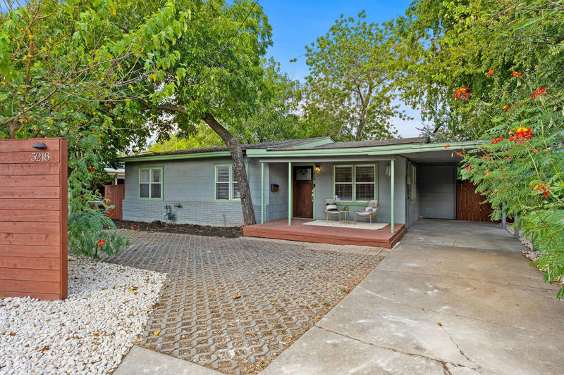 5218 Woodrow Ave — exterior