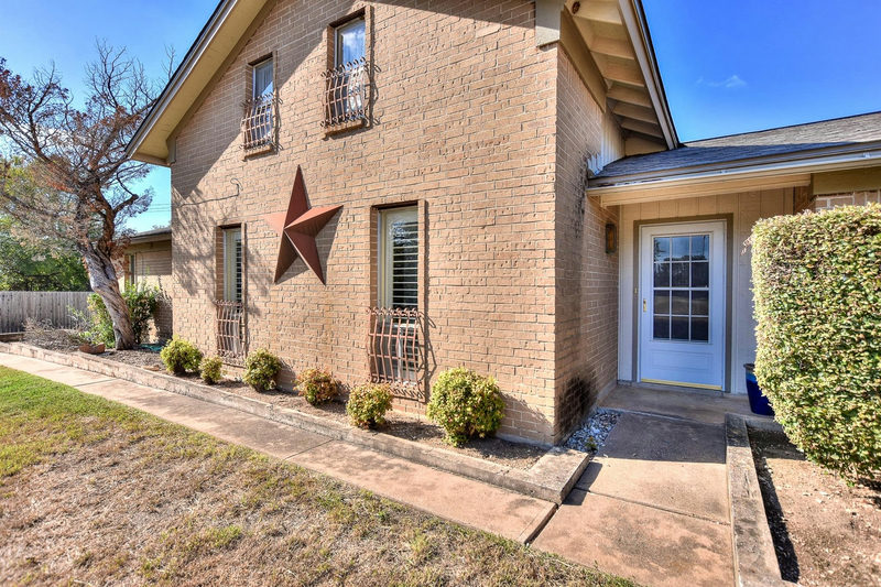 118 Oak Ridge Cir — exterior