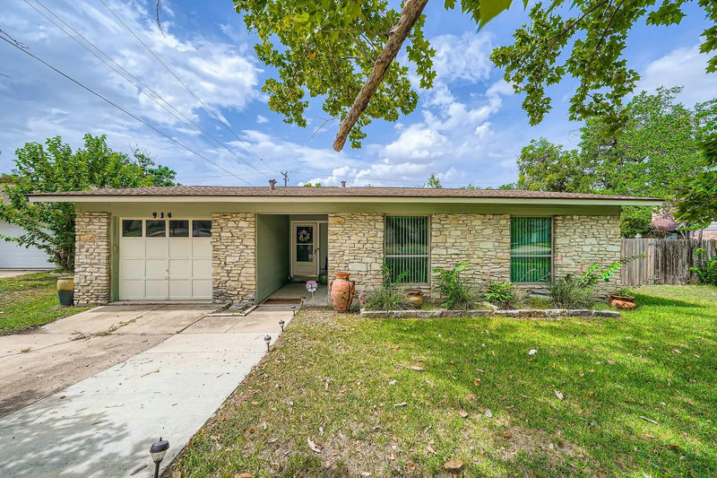 914 Hermitage Dr — exterior