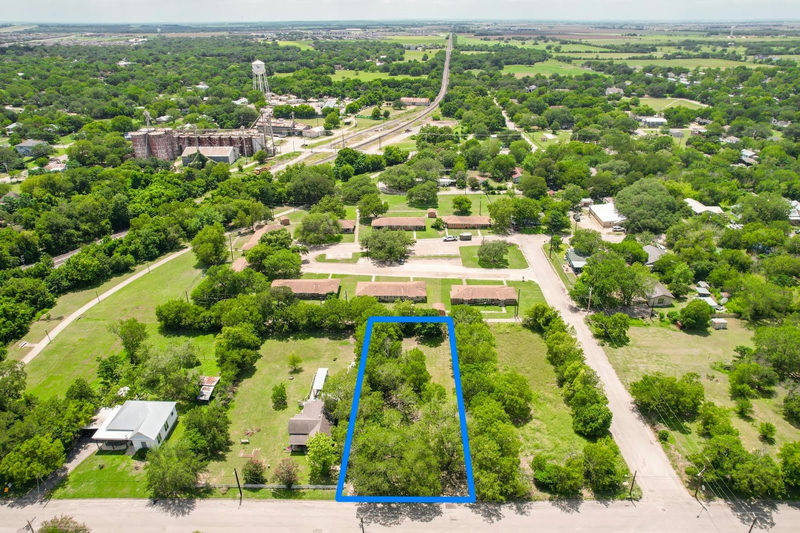 821 Blanco — exterior
