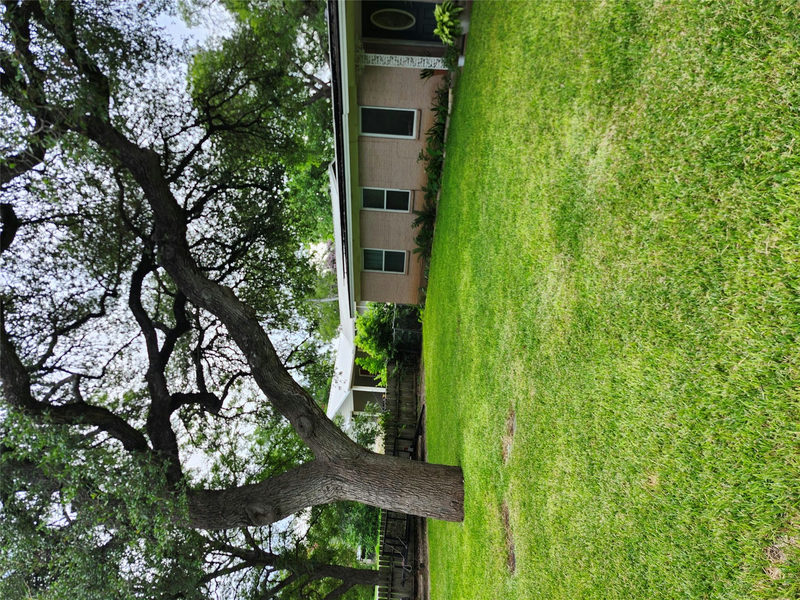 11702 Hornsby St — exterior