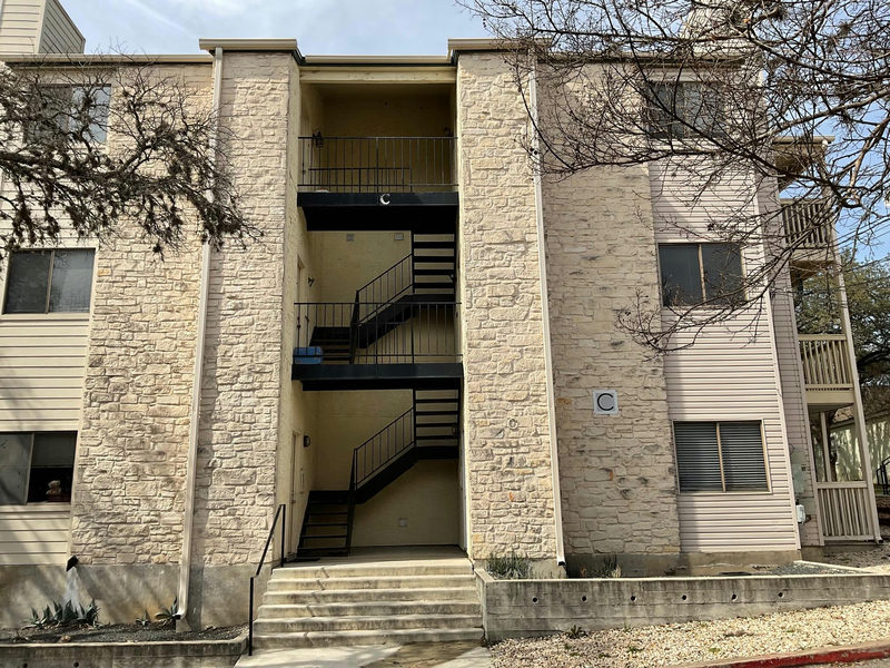 1013 Chestnut St #Building C, Unit 5 — exterior