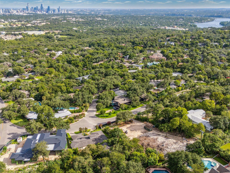 4616 Crestway Dr — exterior