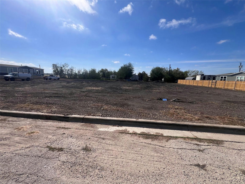 706 E Pecan St — exterior