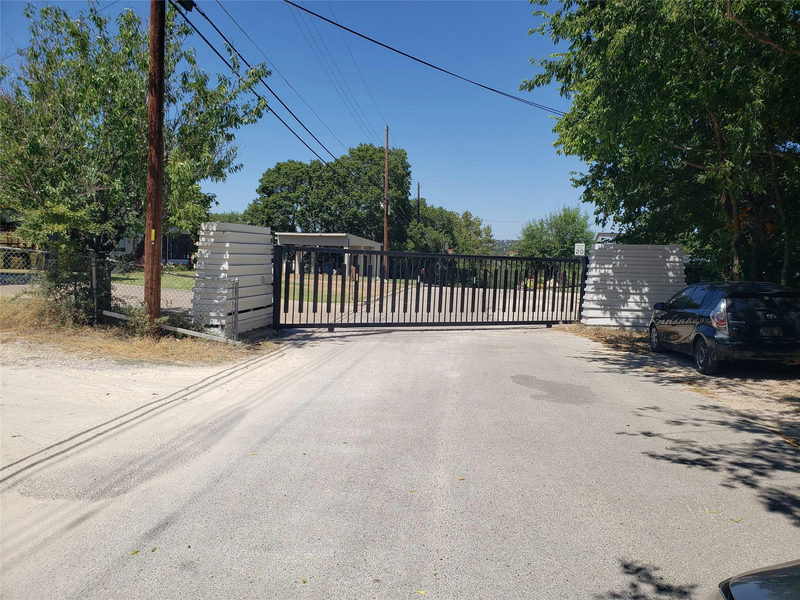 1803 Lipan Trl — exterior