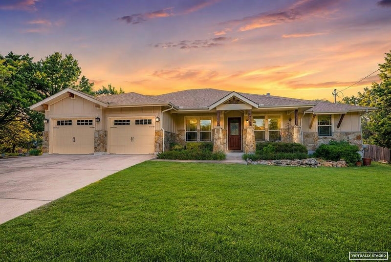706 Rogart Dr — exterior