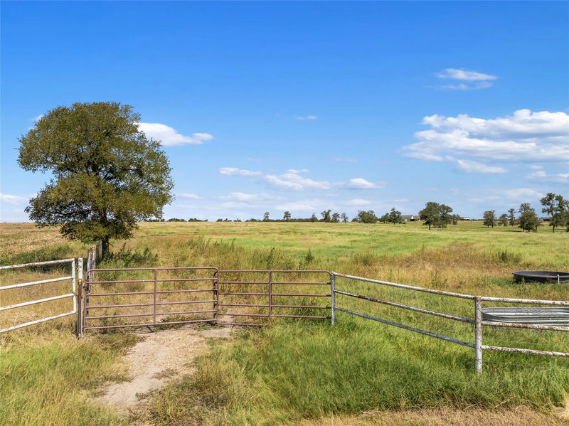 12500 County Line Rd — exterior