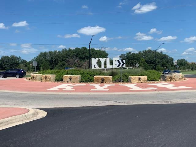 1501 & 1503 N Burleson St — exterior