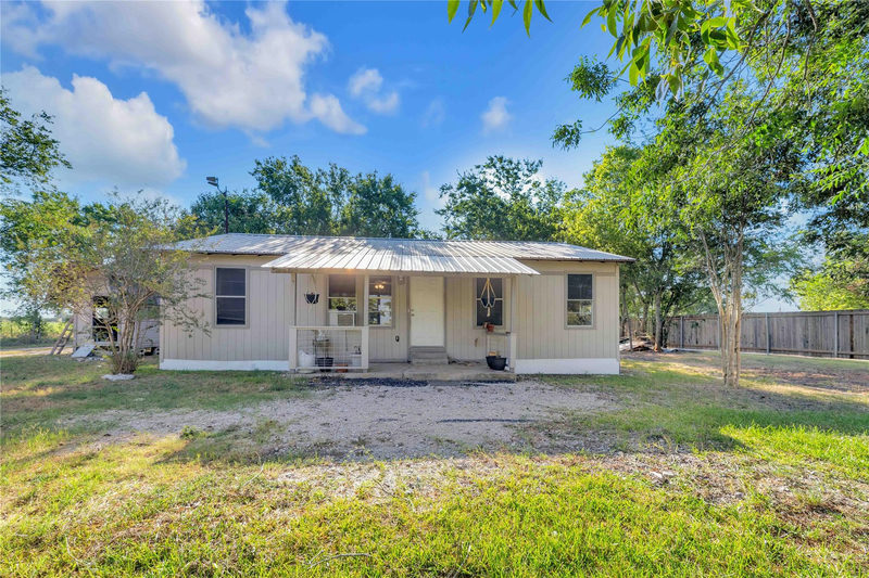 20235 Engelmann Ln — exterior