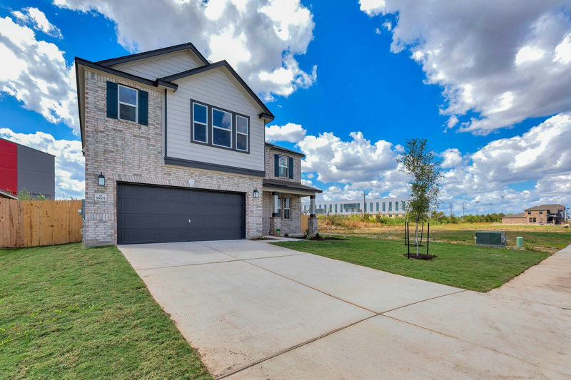 18005 Bridled Stallion Dr — exterior