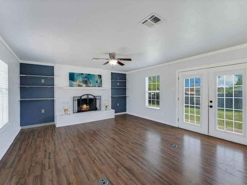 155 Travis Ln — exterior