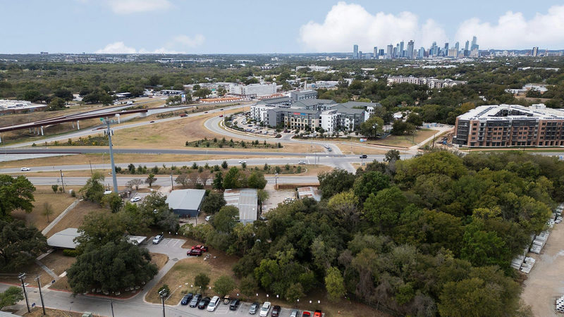 729 Airport Blvd — exterior