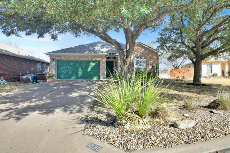 1030 Disraeli Cir — exterior