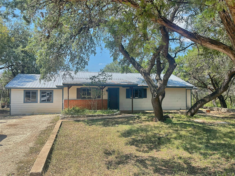 300 Stone Ridge Dr — exterior