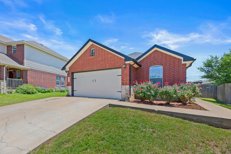 3613 Bach Dr — exterior