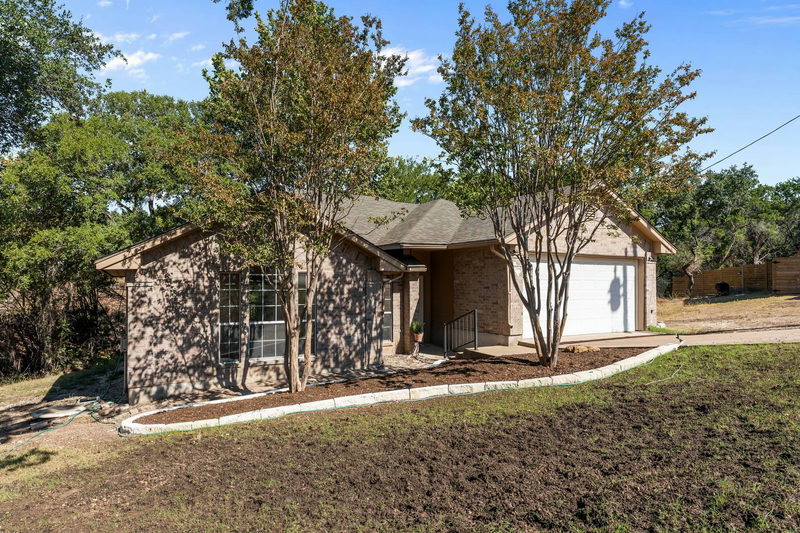 7704 Plateau Cv — exterior