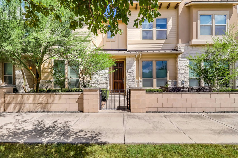 6814 E Riverside Dr #32 — exterior