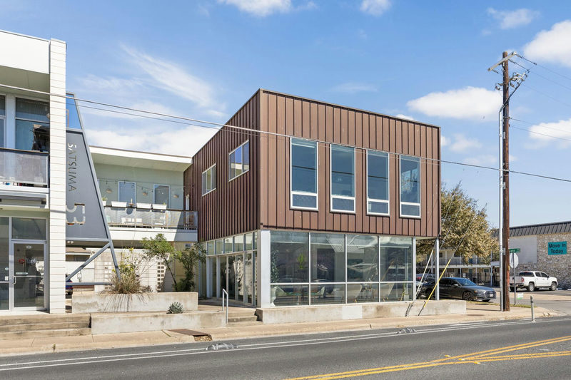 508 E 53rd St #100 — exterior