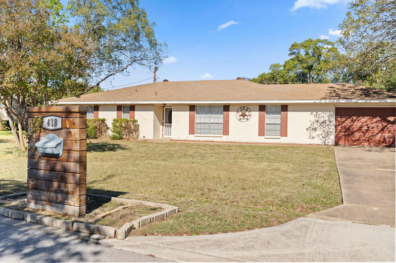 418 Hernandos Loop — exterior