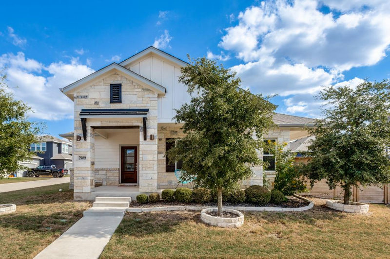 7909 Donnelley Dr — exterior
