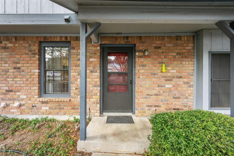 1411 N Gracy Farms Ln N #100 — exterior