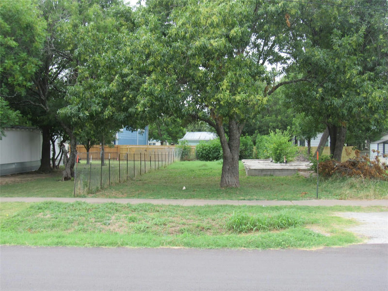210 E E Carrie Manor Rd
