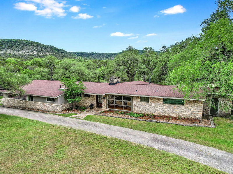 1500 Spoke Hollow Rd — exterior