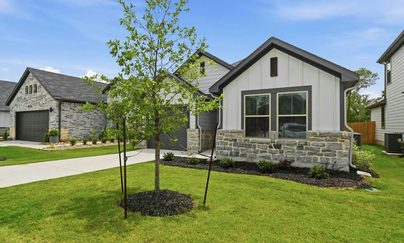332 Bendecido Loop — exterior