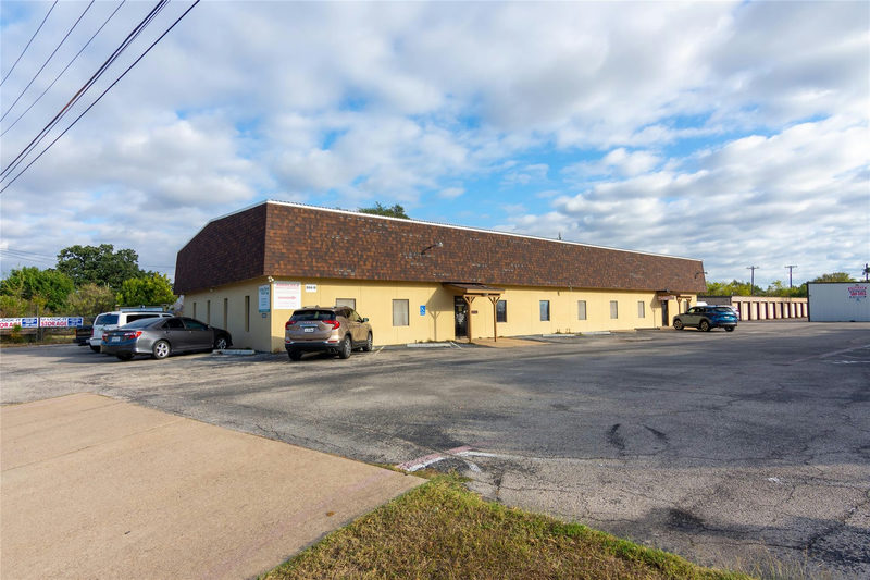 504 Leander Rd — exterior