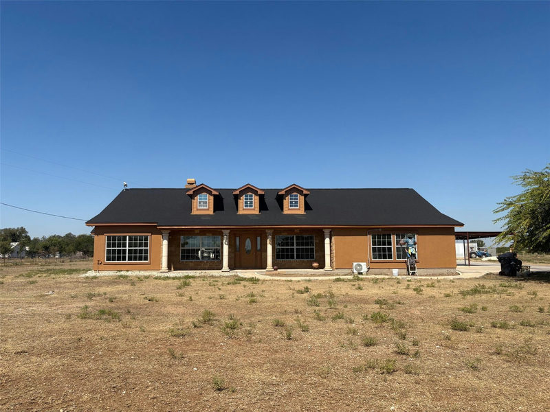 10817 County Road 272 — exterior