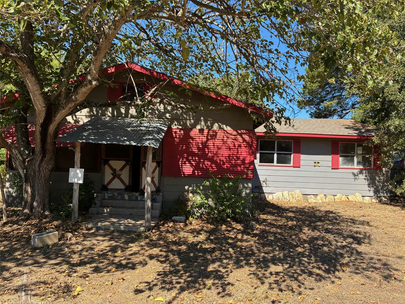 116 Flaming Oak Dr — exterior