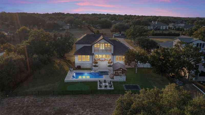 1008 Eagle Point Dr — exterior