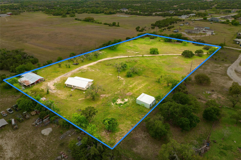 1301 Live Oak Trl — exterior