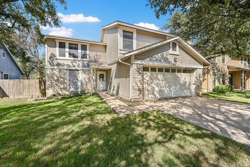 6808 Luckenbach Ln — exterior