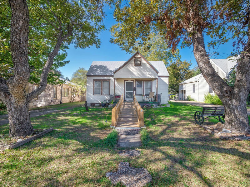 4710 Ramsey Ave — exterior
